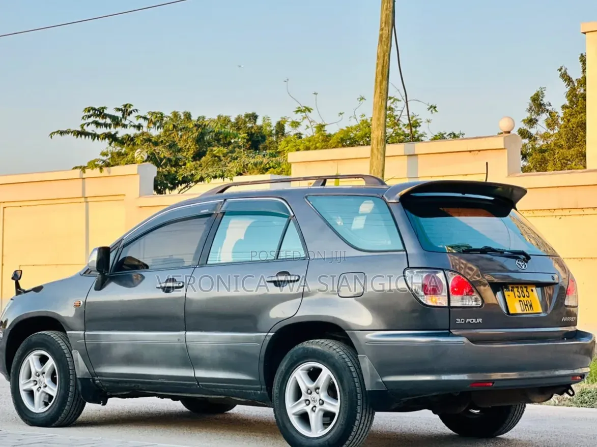 Toyota Harrier 2001