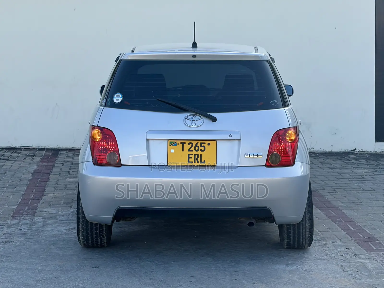 Toyota IST 2005 Silver