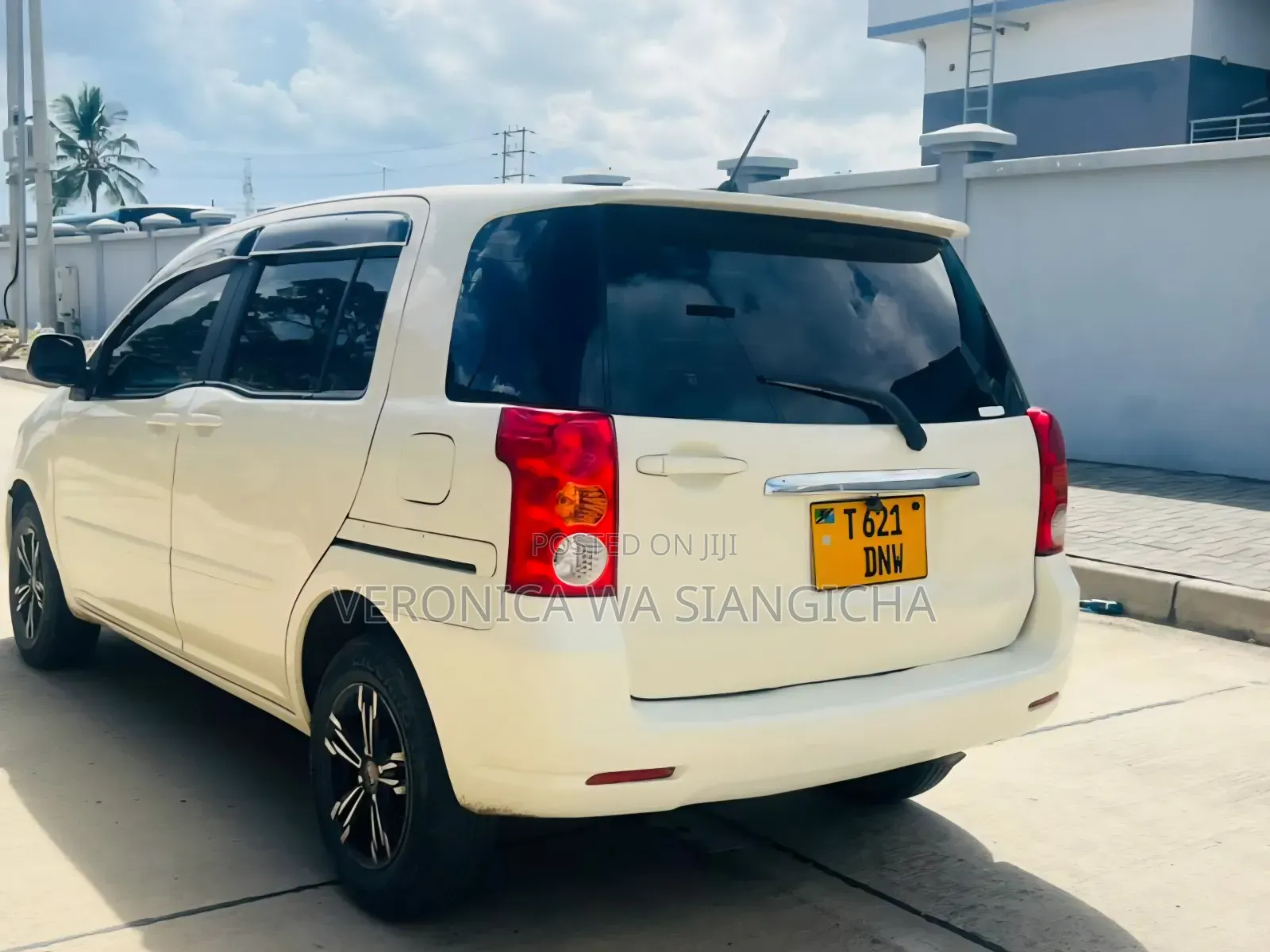 Toyota Raum 2003 White