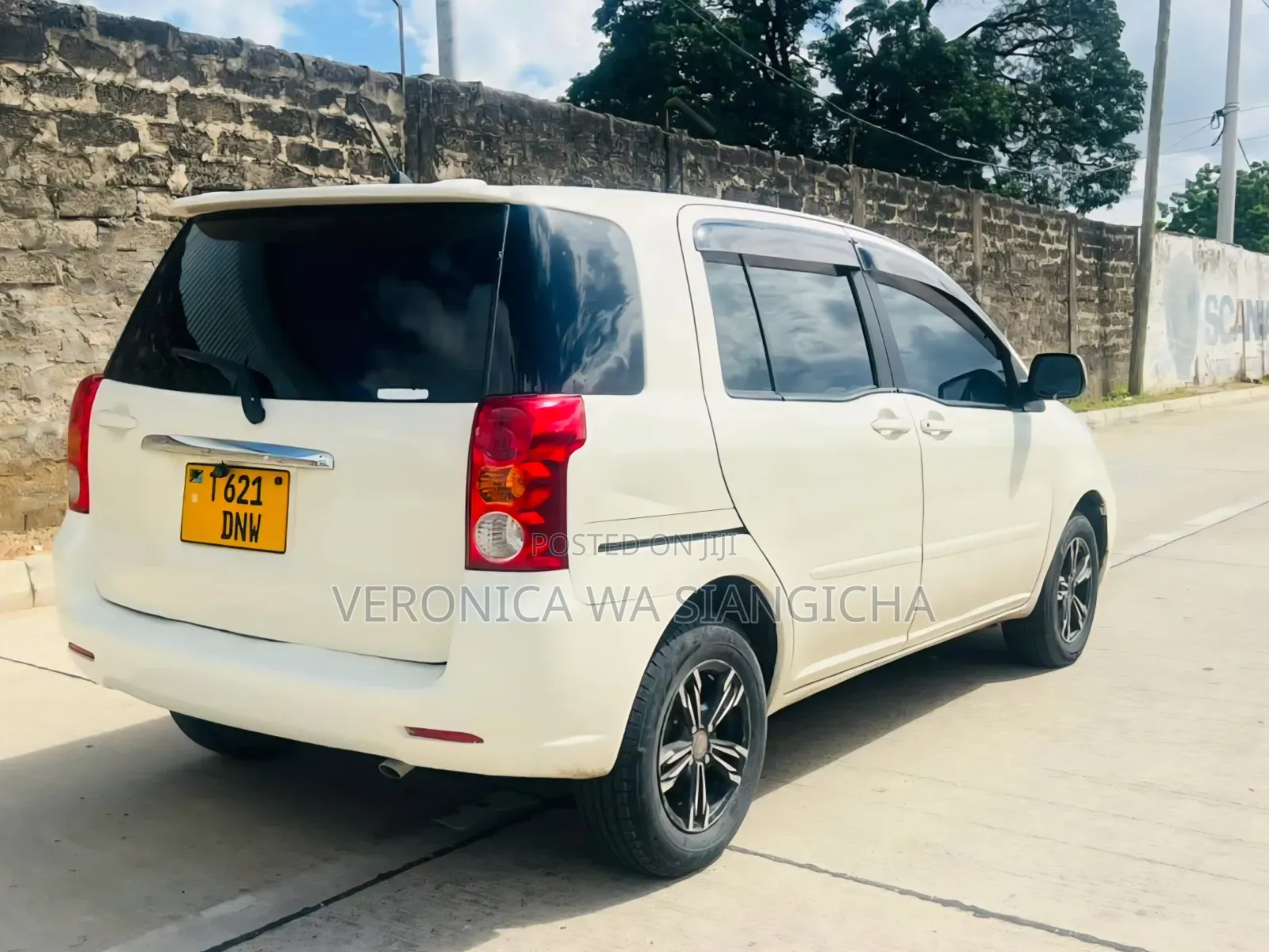 Toyota Raum 2003 White