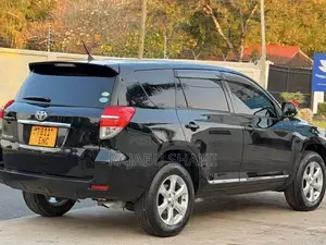 Toyota Vanguard 2010 Black