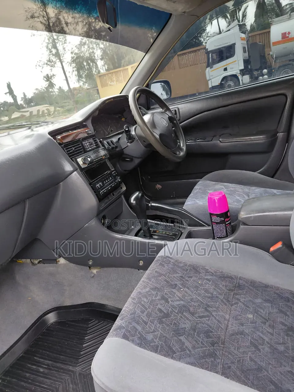 Toyota Carina 2000 Silver