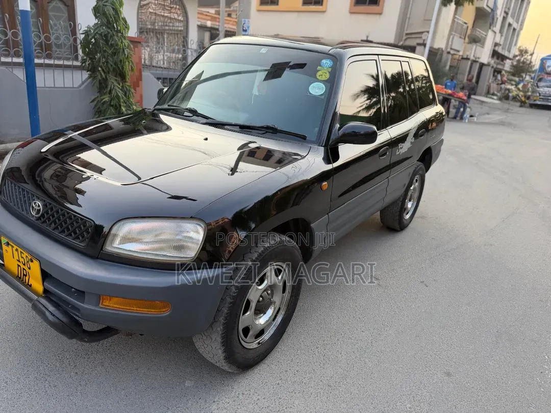 Toyota RAV4 1999 Black