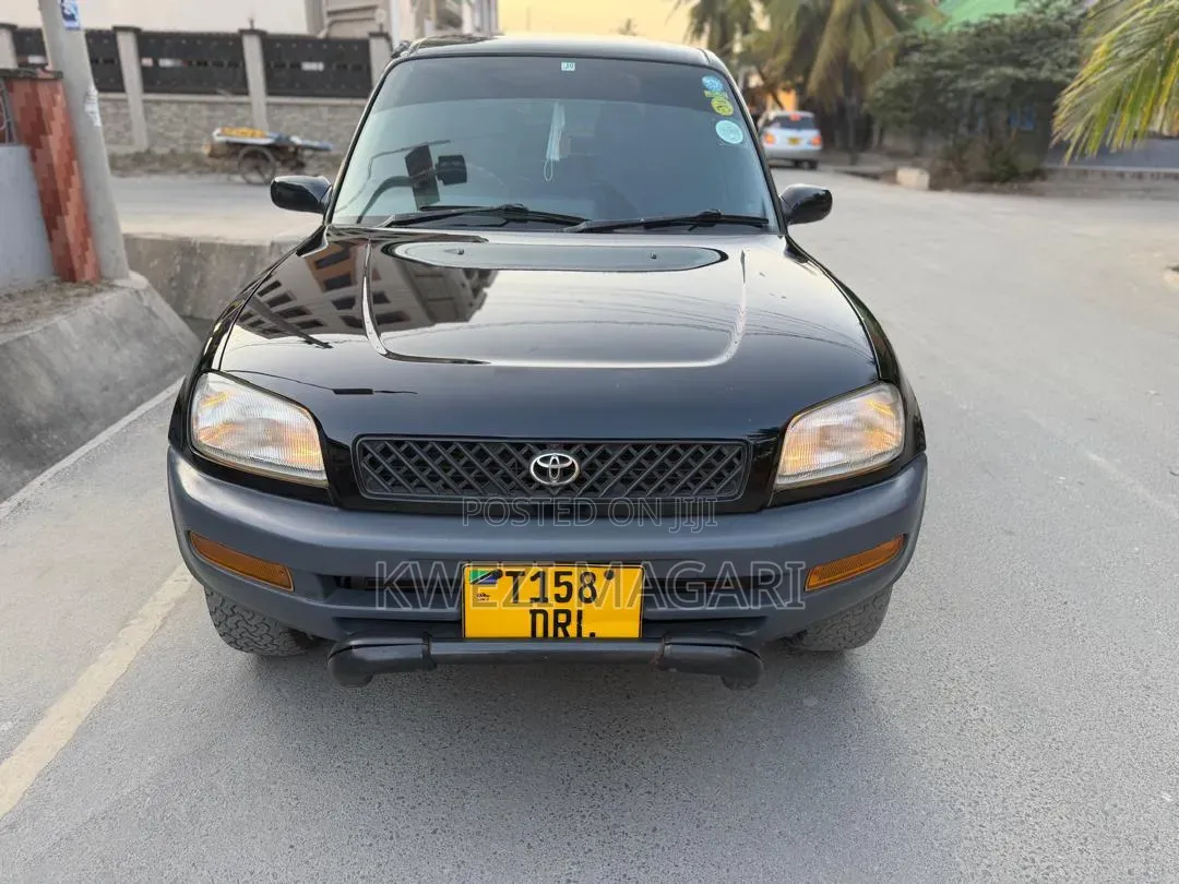 Toyota RAV4 1999 Black