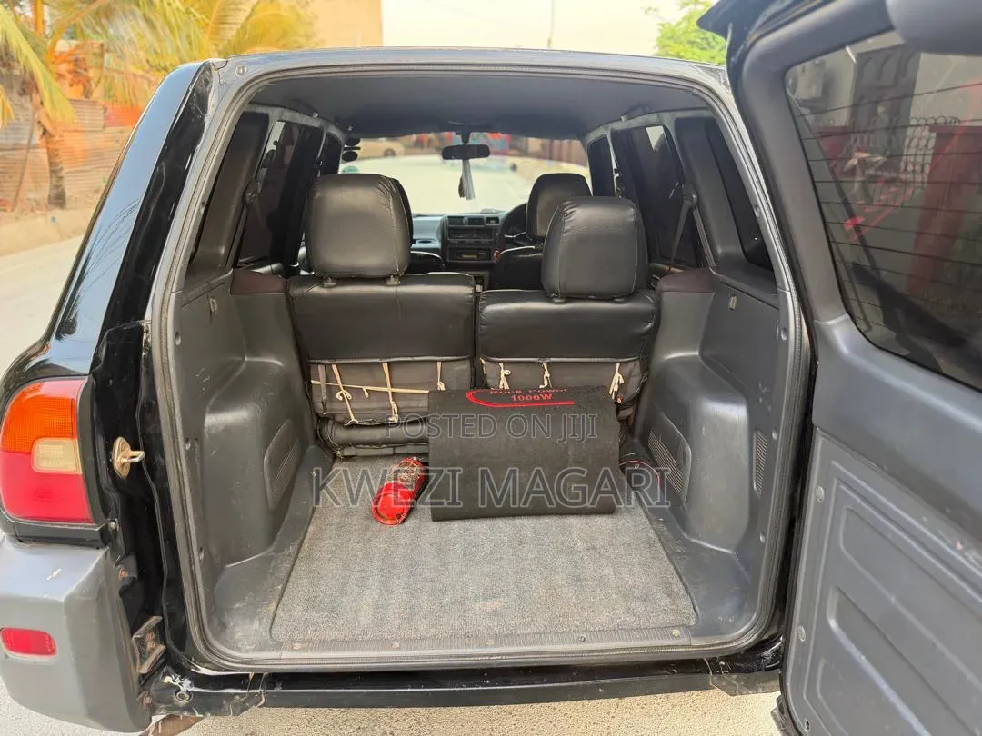 Toyota RAV4 1999 Black