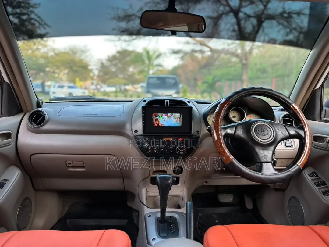 Toyota RAV4 Automatic 2003 White