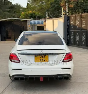 Mercedes-Benz E200 2017 Pearl