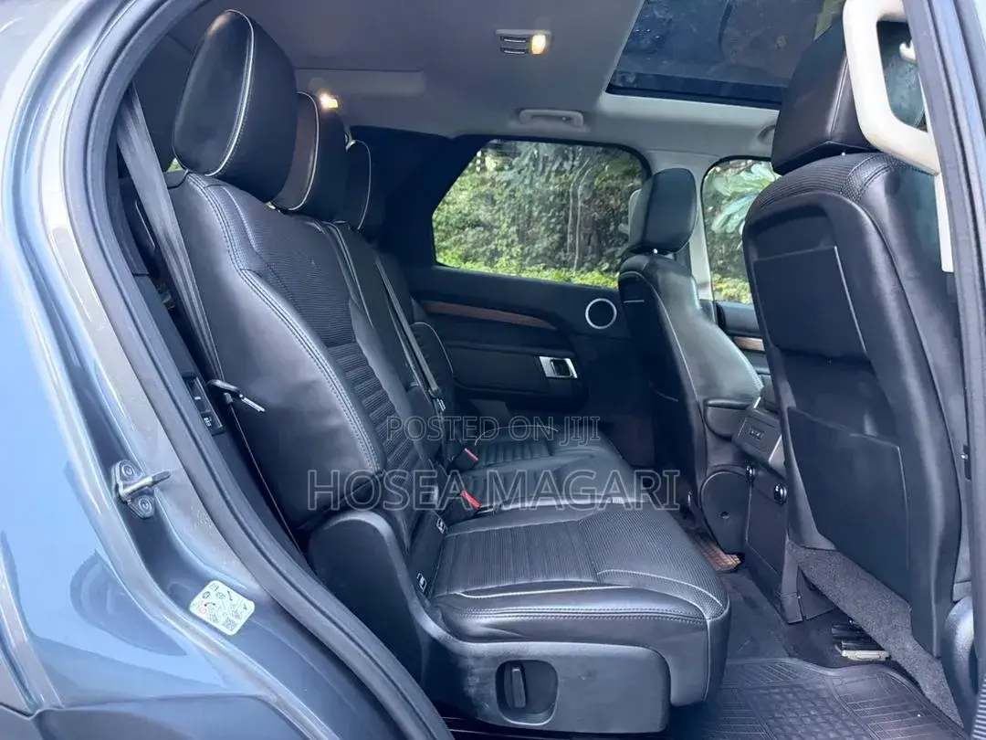 Land Rover Discovery 2018 Gray