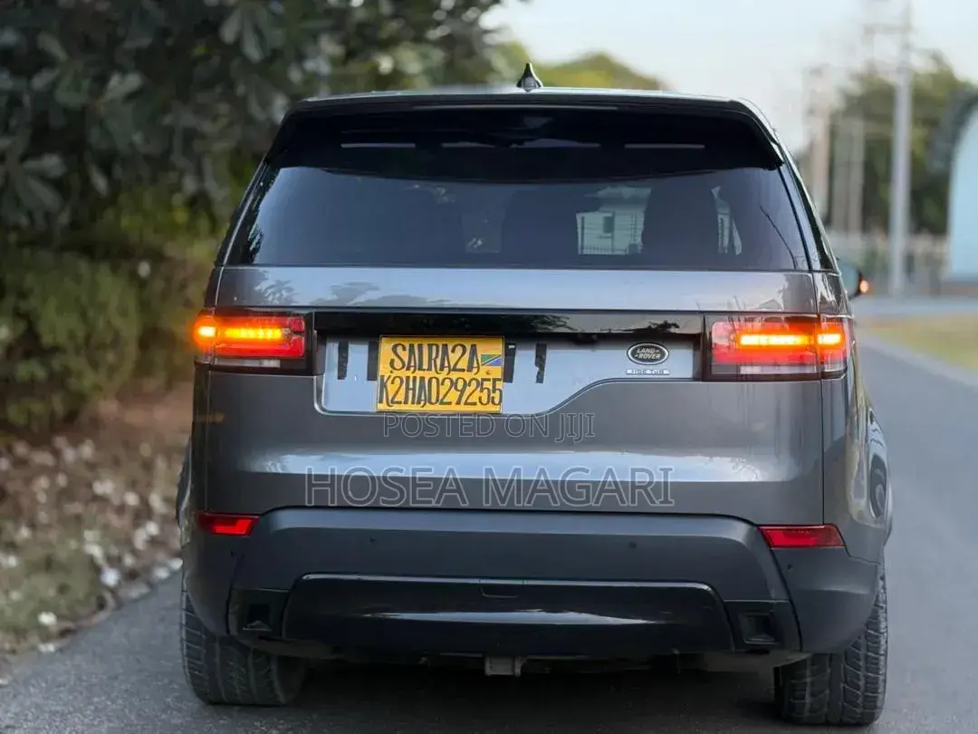 Land Rover Discovery 2018 Gray