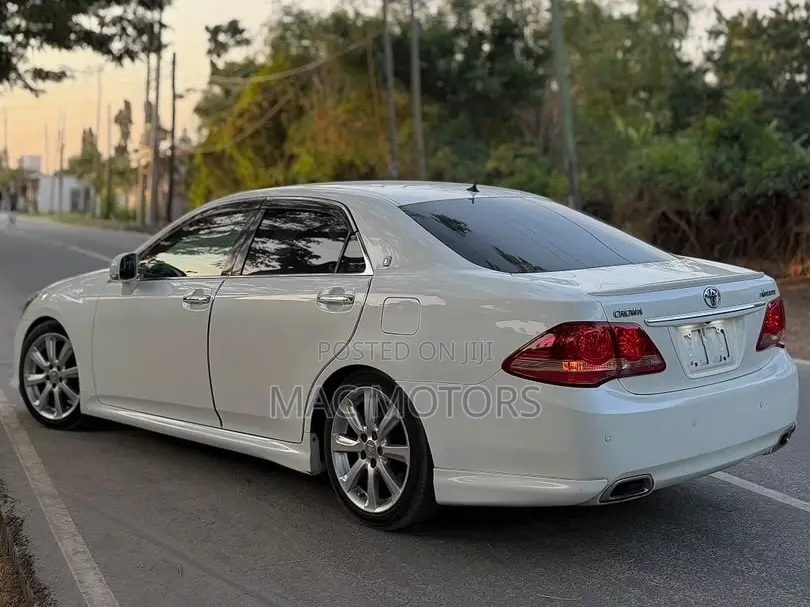 Toyota Crown 2009 Pearl