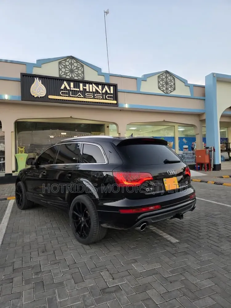 Audi Q7 2011 Black