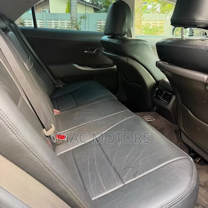 Toyota Crown 2010 Black