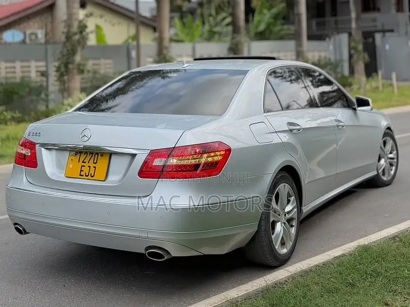 Mercedes-Benz E350 Base 4dr Sedan RWD (3.5L 6cyl 7A) 2012 Silver