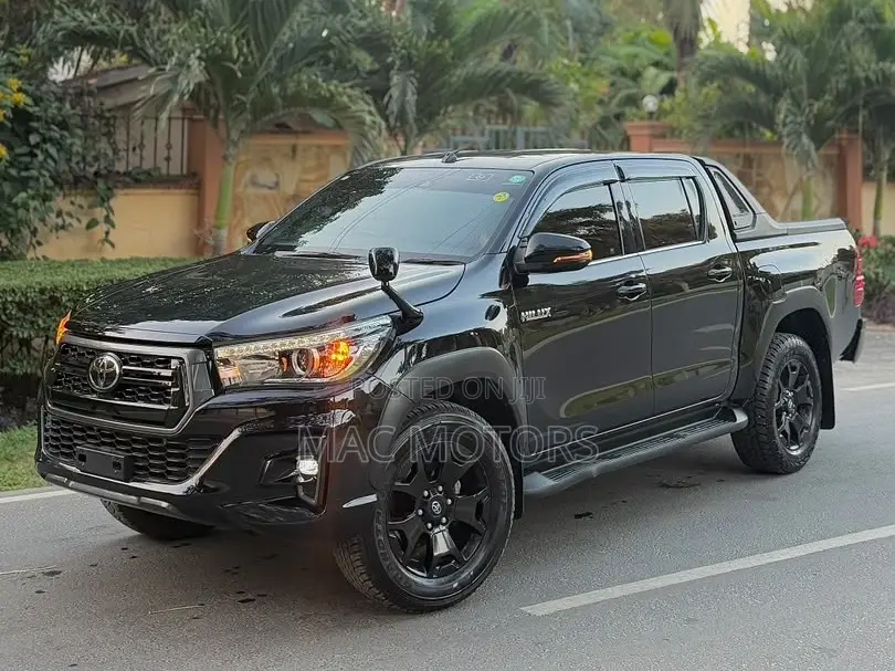 Toyota Hilux Revo Double Cab Deisel 2.4 AWD 2019 Black