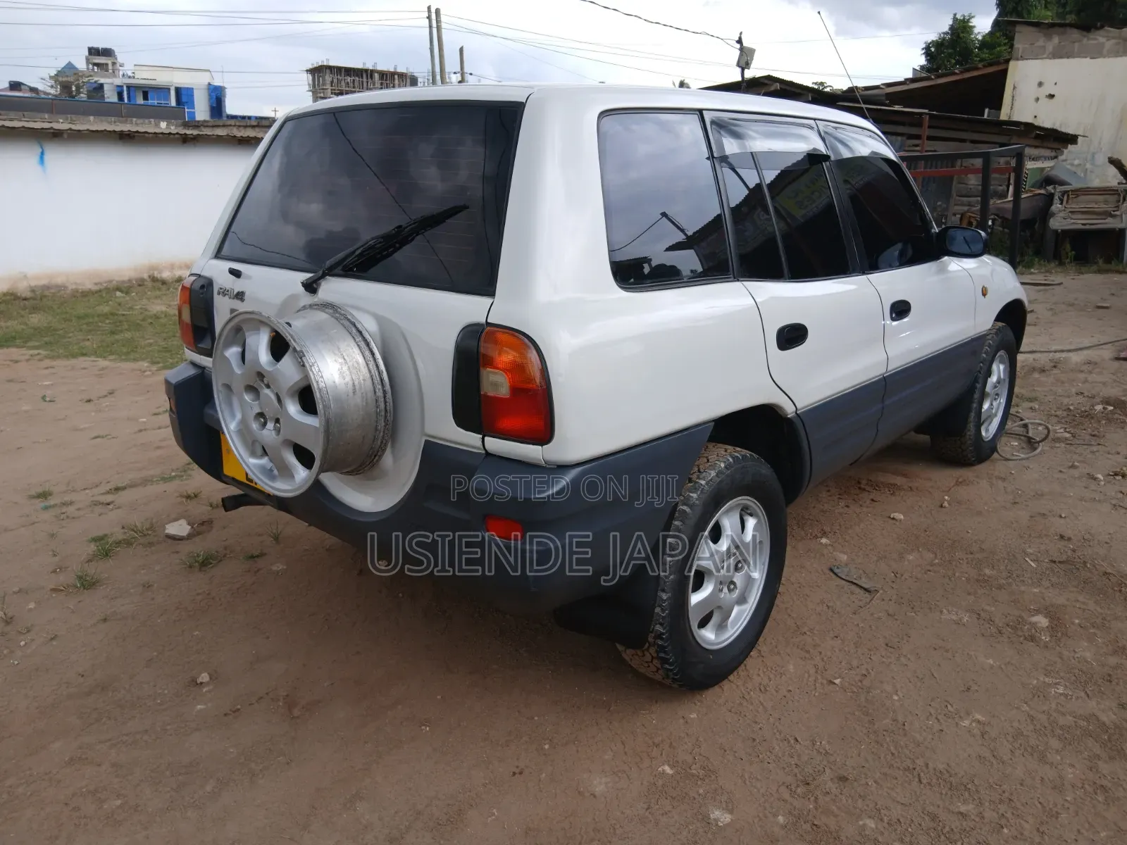 Toyota RAV4 1999 White