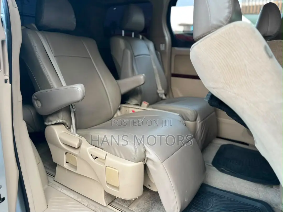 Toyota Alphard 2009 Silver