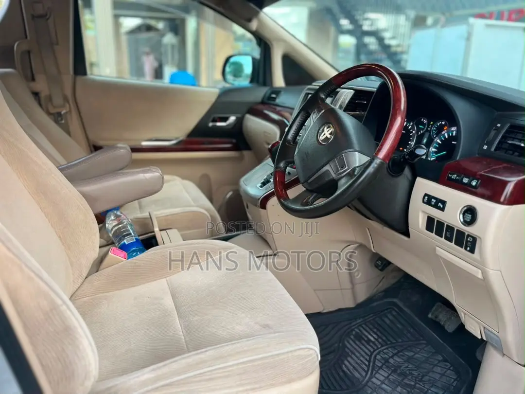 Toyota Alphard 2009 Silver