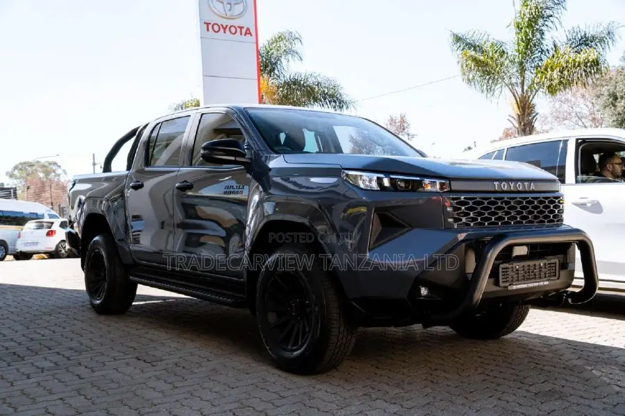 New Toyota Hilux SR (Diesel) 2026 Gray
