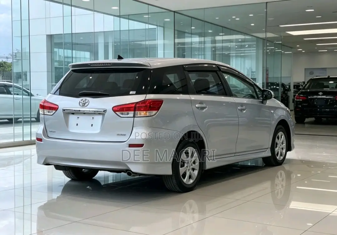 Toyota Wish 2011 Silver