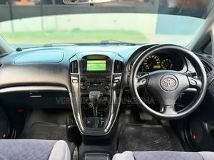 Toyota Harrier 2004