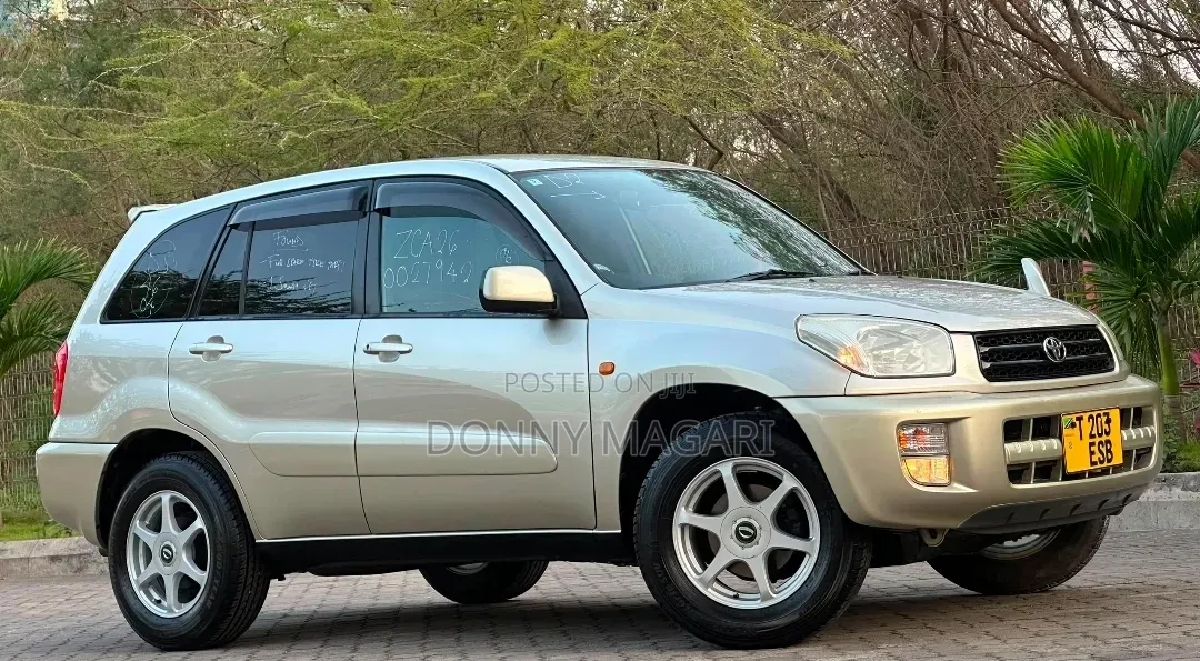 Toyota RAV4 Automatic 2003 Gold