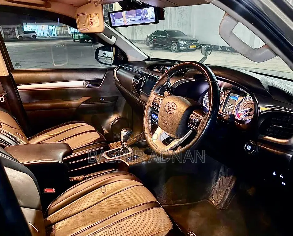 Toyota Hilux 2022 Beige