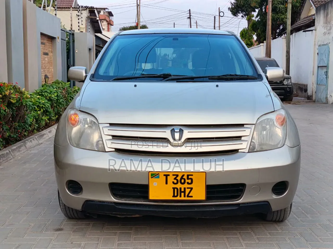 Toyota IST 2003 Gold