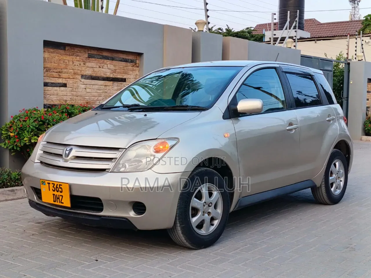 Toyota IST 2003 Gold