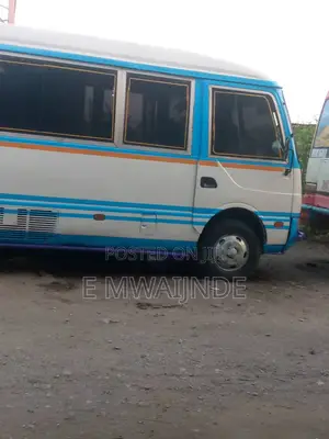 Mitsubishi Fuso Rosa 2000