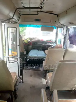 Mitsubishi Fuso Rosa 2000