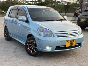 Toyota Raum 2006 Blue