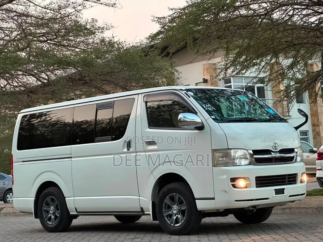 Toyota HiAce 2006 White