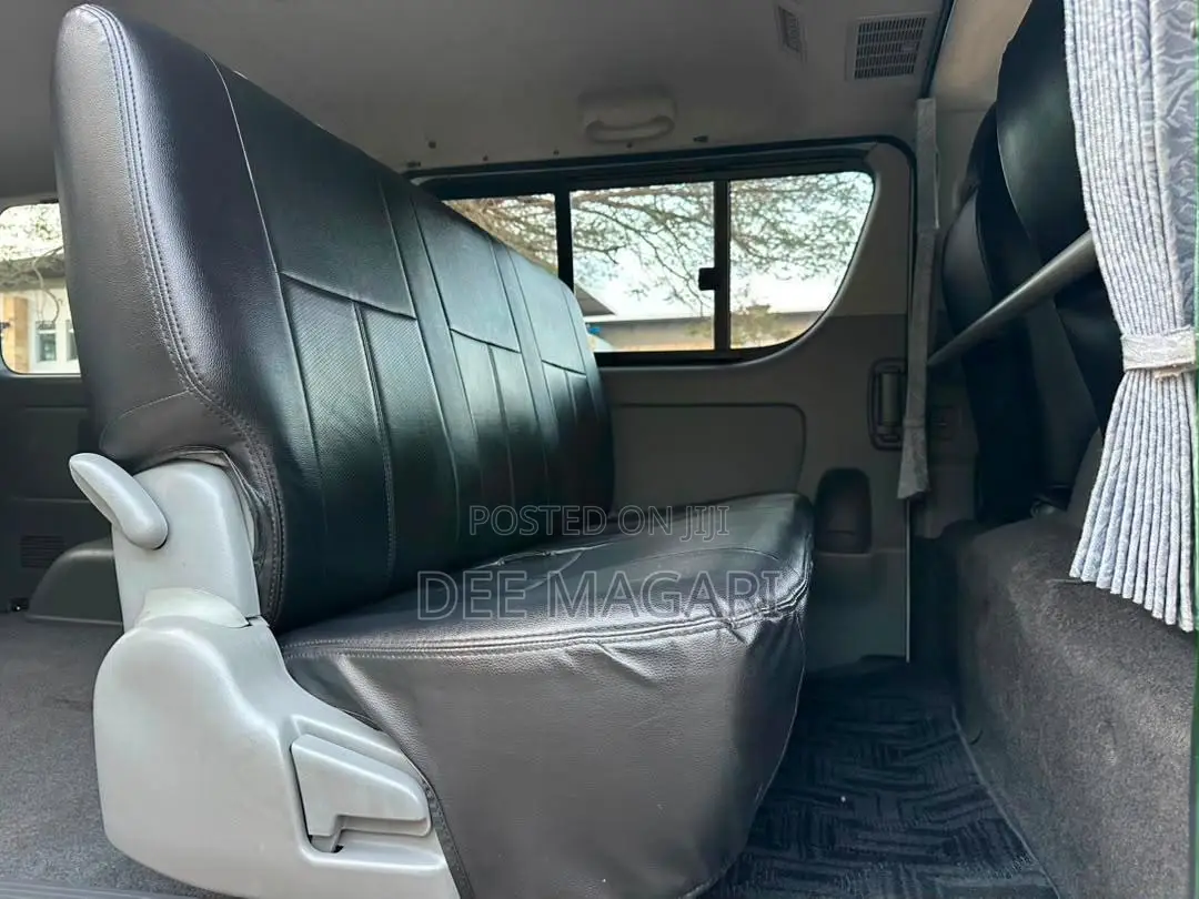 Toyota HiAce 2006 White