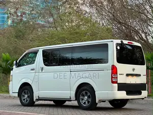 Toyota HiAce 2006 White