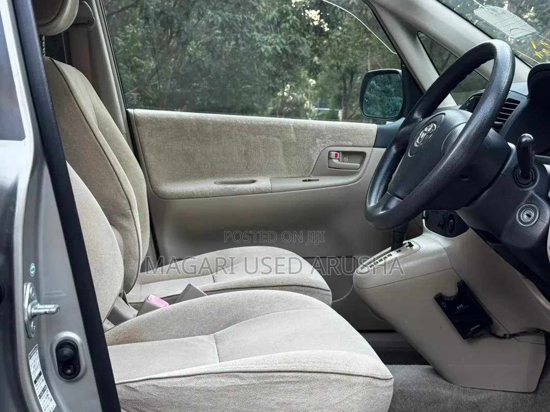 Toyota Corolla Spacio 2005 Silver