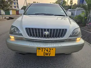 Toyota Harrier 2002 White