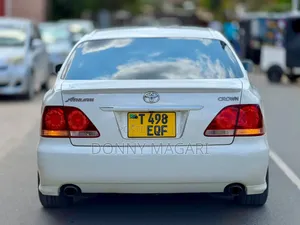 Toyota Crown 2007 White