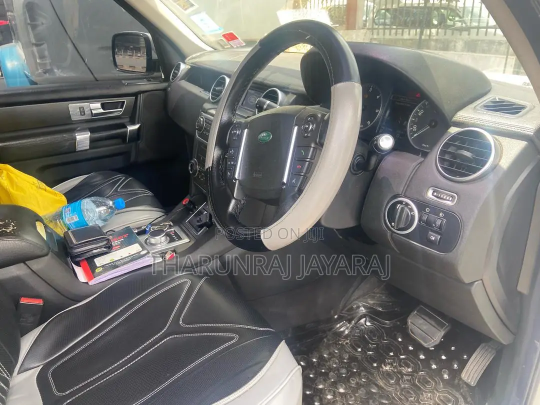Land Rover Discovery 2013 White