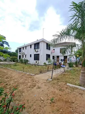 9bdrm House in Kawe Beach for sale