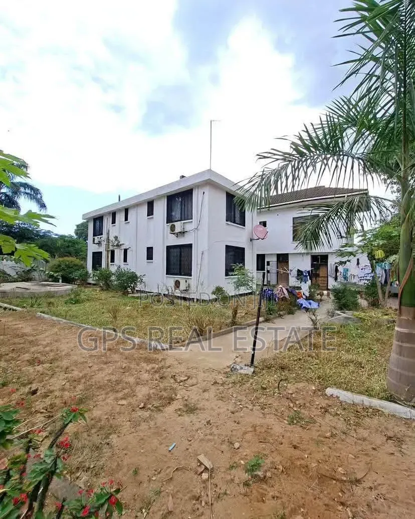 9bdrm House in Kawe Beach, Kinondoni for sale
