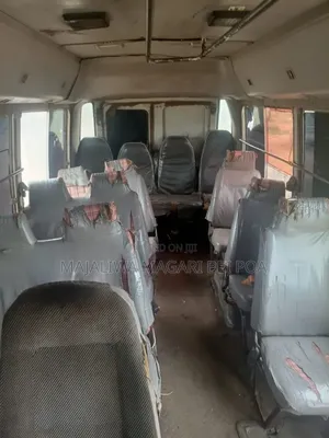 Mitsubishi Fuso Rosa 2004 White