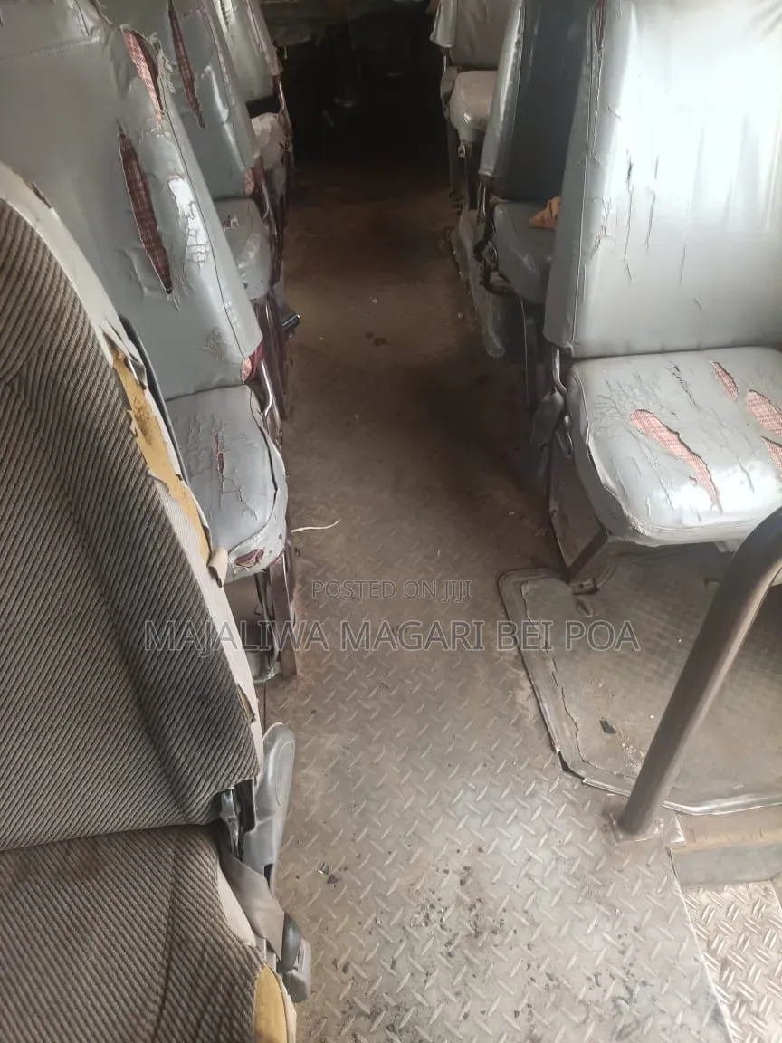 Mitsubishi Fuso Rosa 2004 White