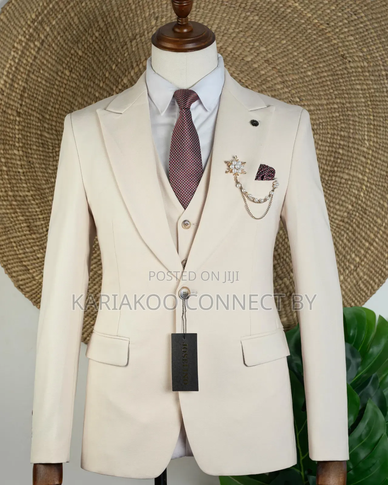 Classic Groom Off-White Wedding Suit Set