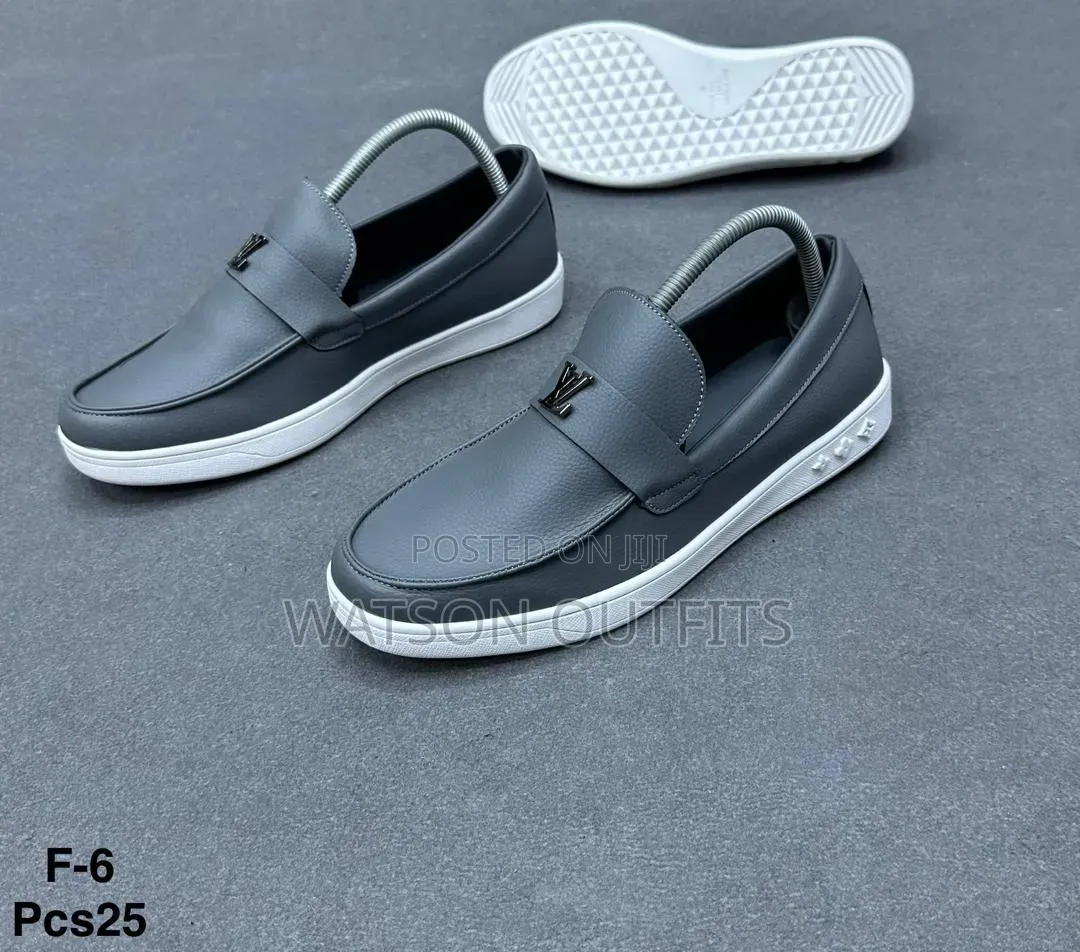 Men's Leather Shoes New and Original LOUIS VUITTON BRAND