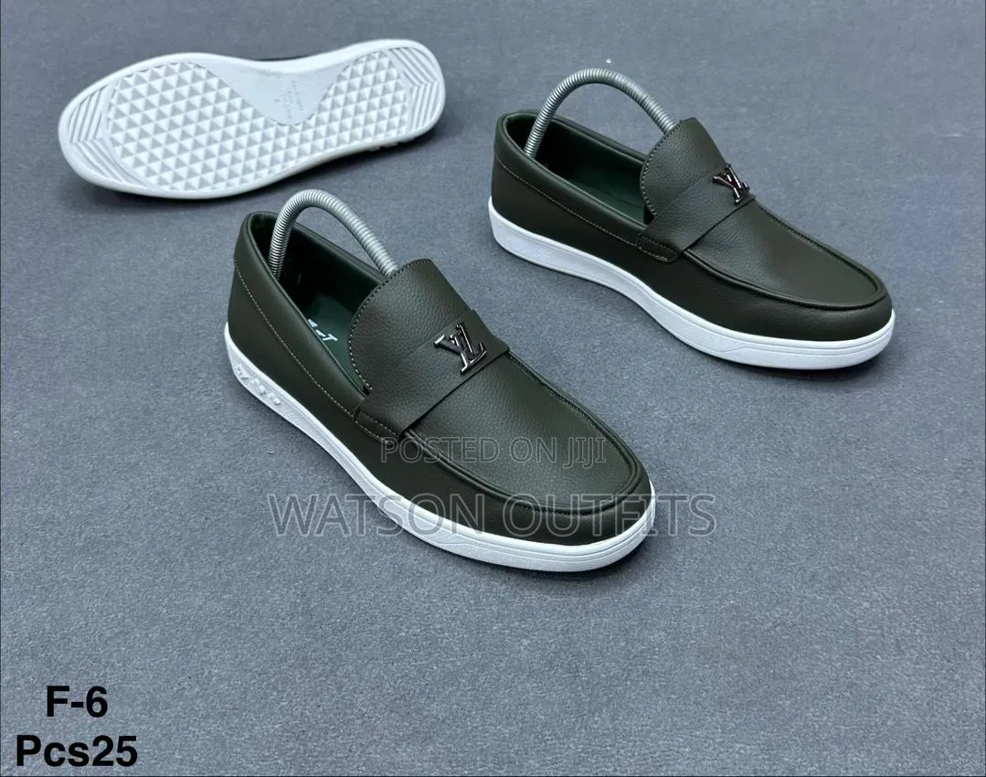 Men's Leather Shoes New and Original LOUIS VUITTON BRAND