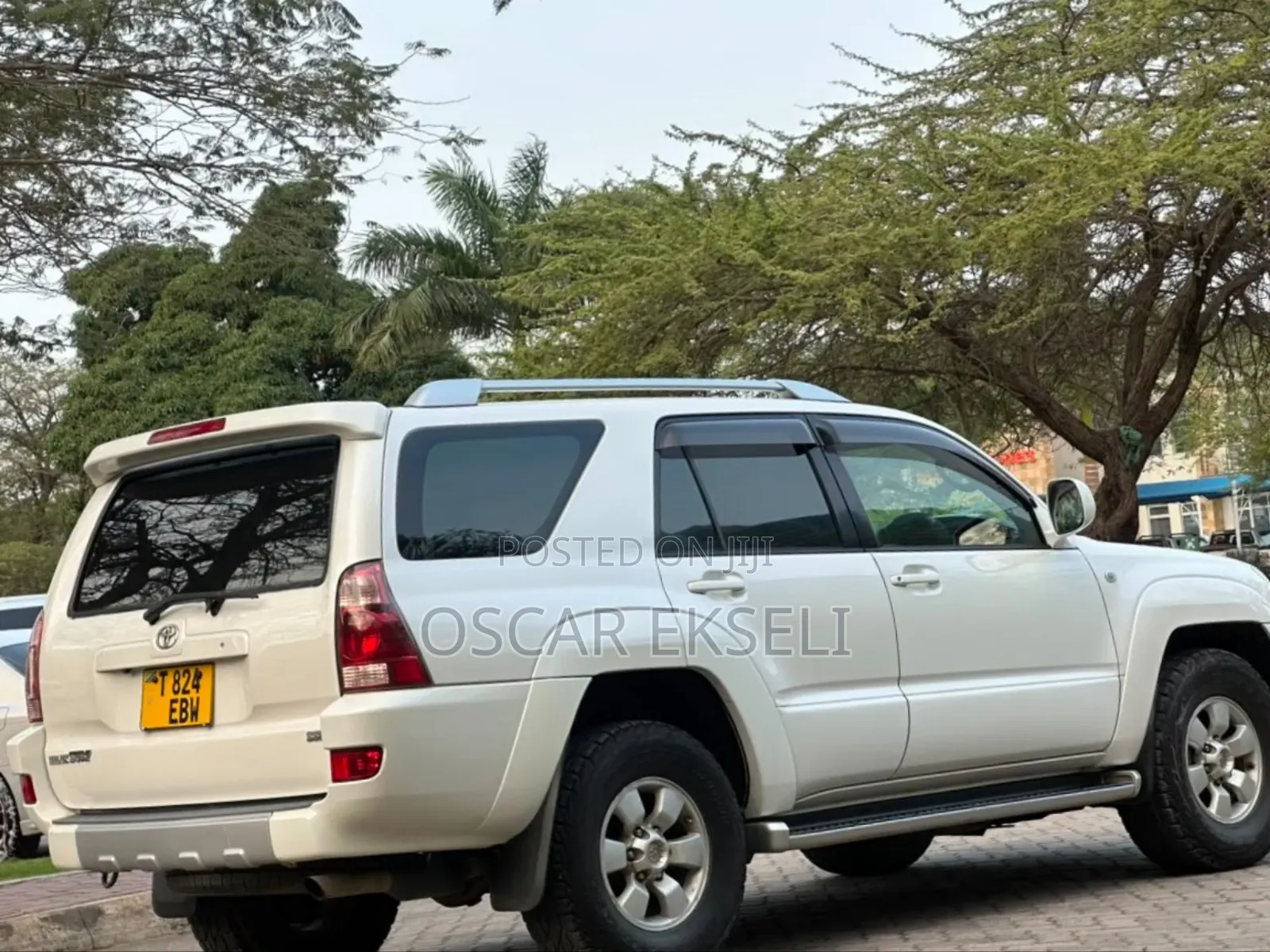 Toyota Hilux Surf 2004 White