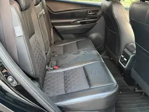 Toyota Harrier 2.0 2018 Black