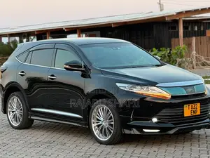 Toyota Harrier 2.0 2018 Black