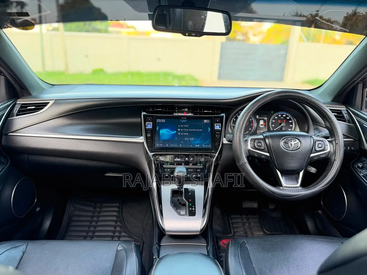 Toyota Harrier 2.0 2017 Black