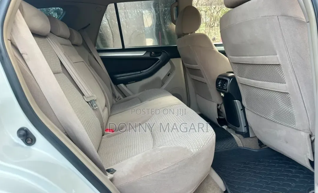 Toyota Hilux Surf 2004 White